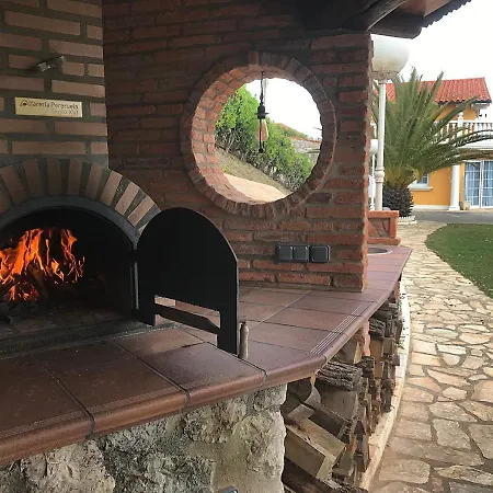 Robayera A Linea De Playa Holiday home *