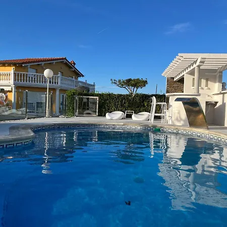 Holiday home Robayera A Linea De Playa *